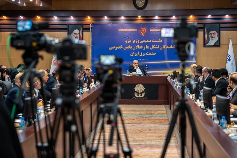 وزارت نیرو رقیب بخش خصوصی نیست/ مصارف برق بالای الگو با قیمت آزاد محاسبه می‌شود